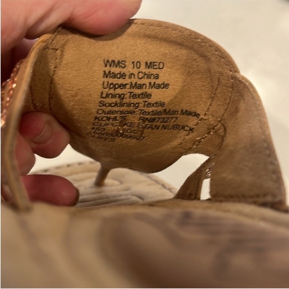 Cliffs by WHITE MOUNTAIN Tan Floral Sandals with intricate weaving - Picture 8 of 9